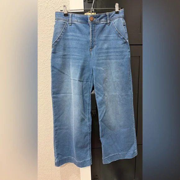 Democracy Ab Technology Blue Medium Wash Jeans. Comfortable fit - Picture 1 of 5